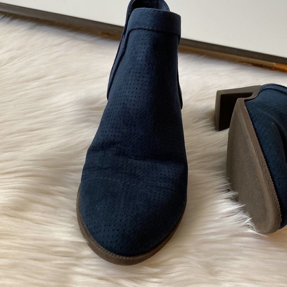 Style Co Womens Myrrah Perforated Ankle Navy Micro 6M - Picture 2 of 8